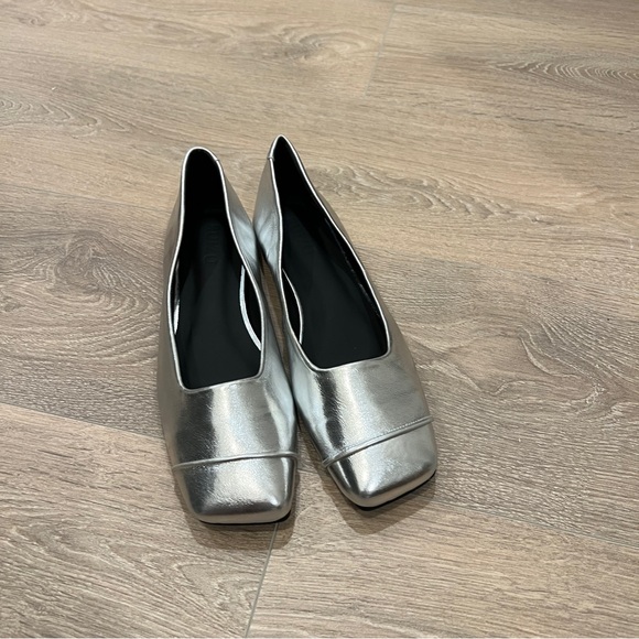🇯🇵 Silver Flat size EU 39 - Picture 2 of 3